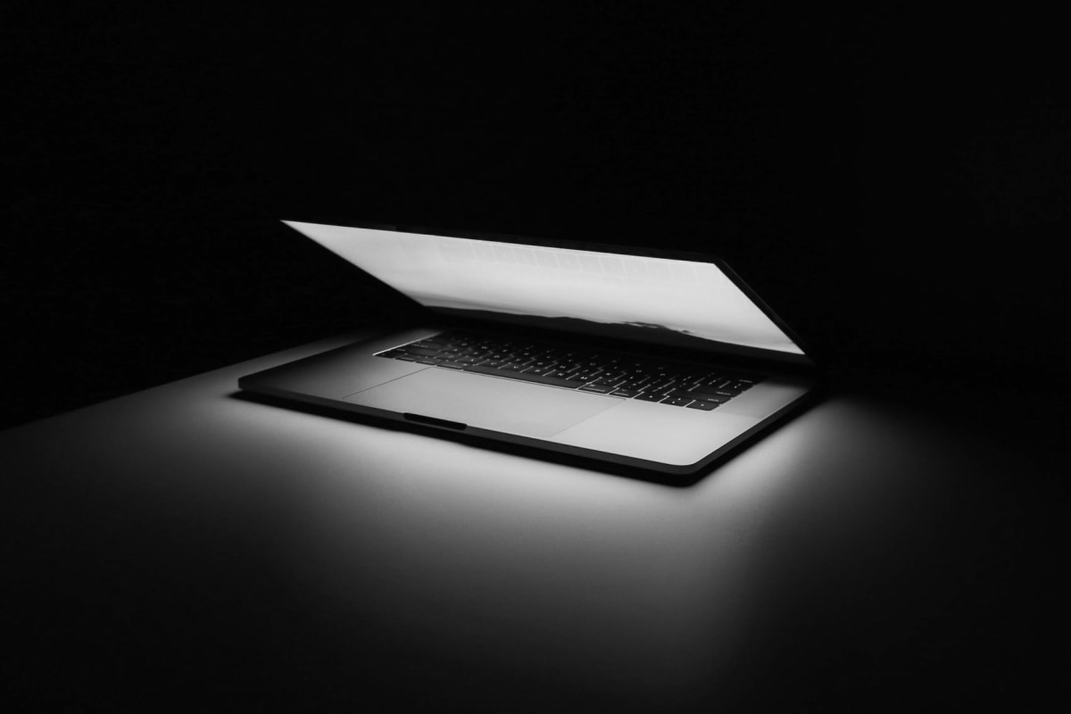Terminal de Linux mostrando comandos sudo